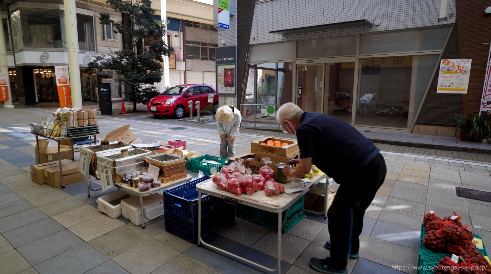モール内路上販売の様子