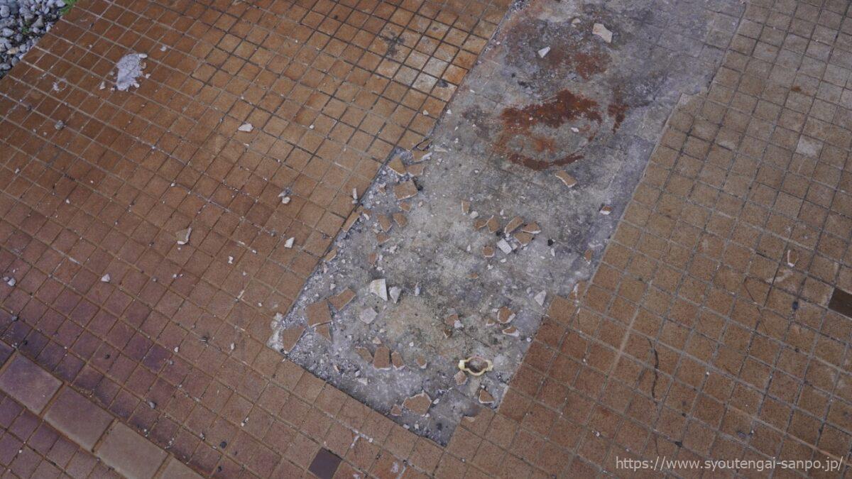 建物裏側の床面04