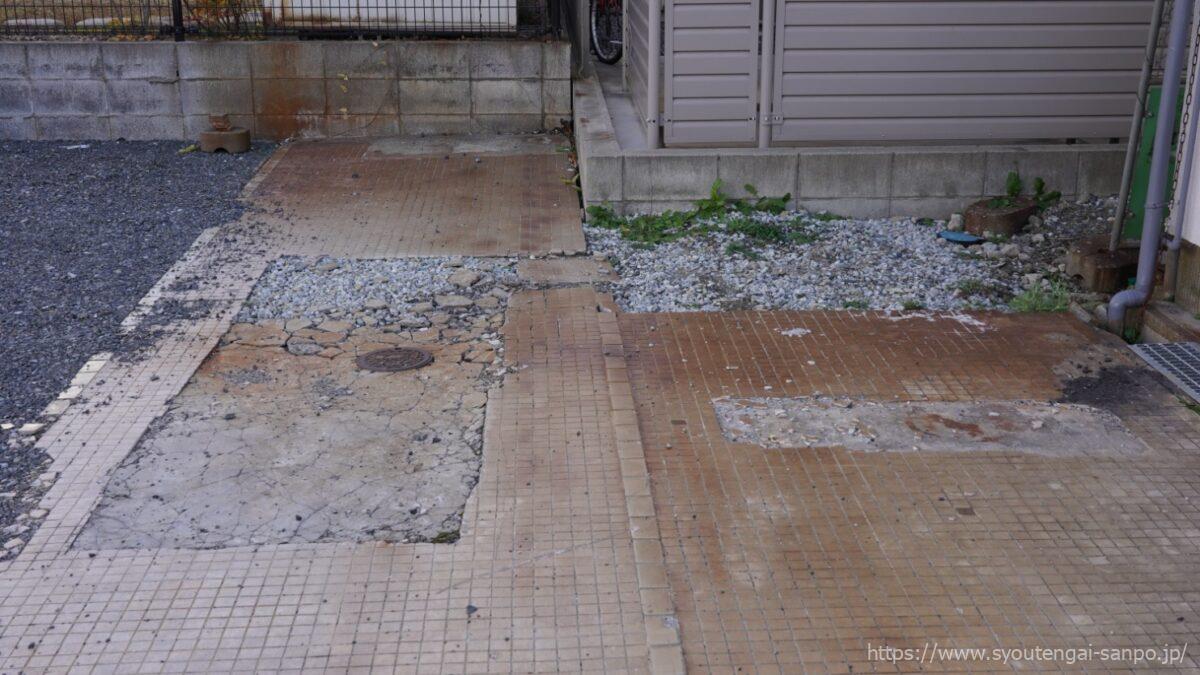 建物裏側の床面01