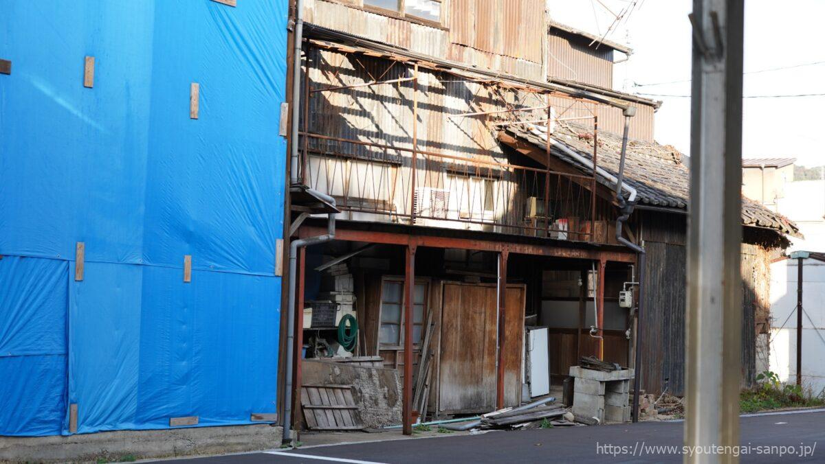 商店街横の風景