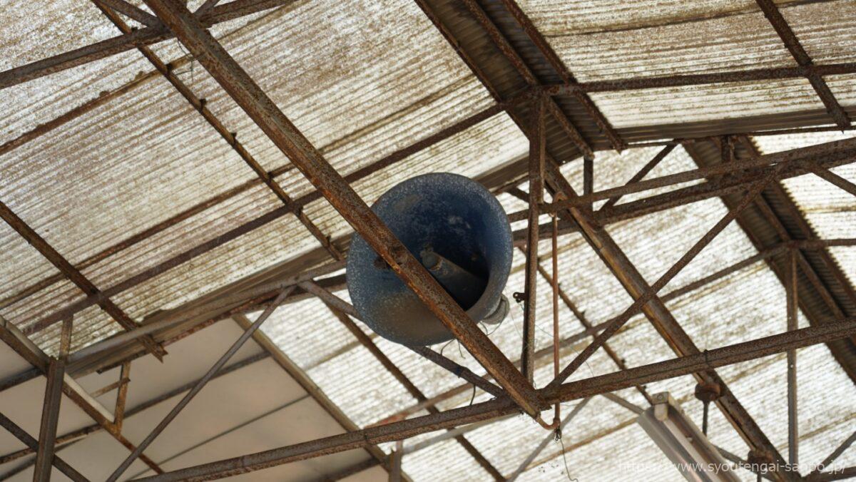 アーケードのスピーカー