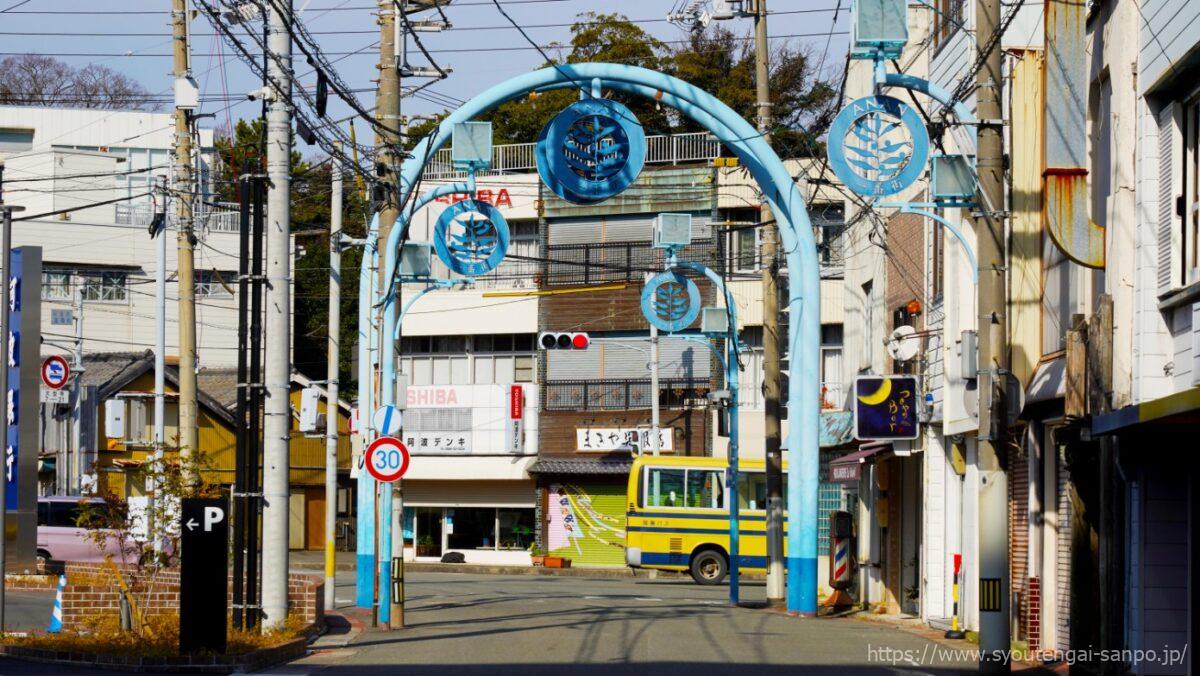 入り口アーチ裏側