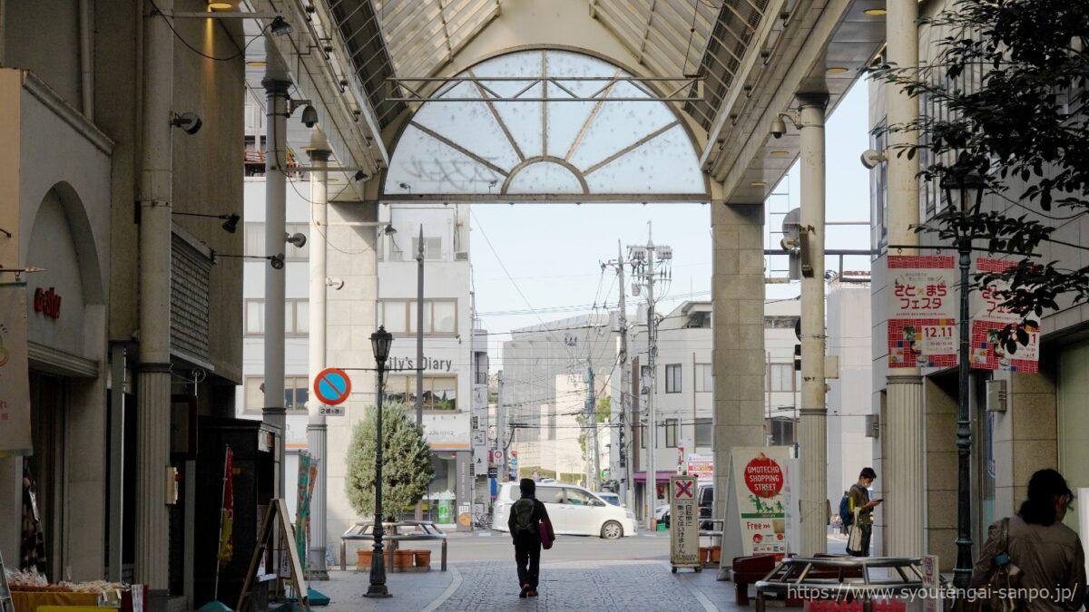 入り口アーチの裏側