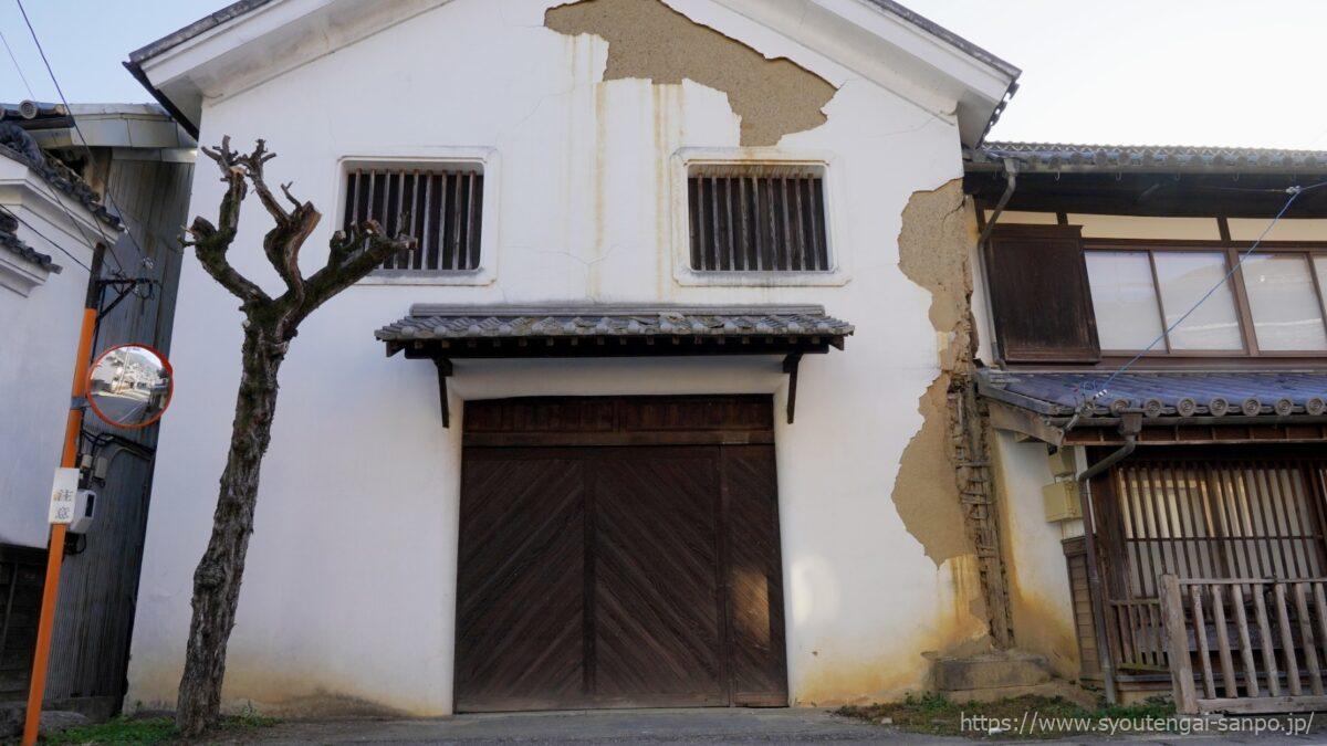 謎の建物(Googlemapでモザイク処理)-