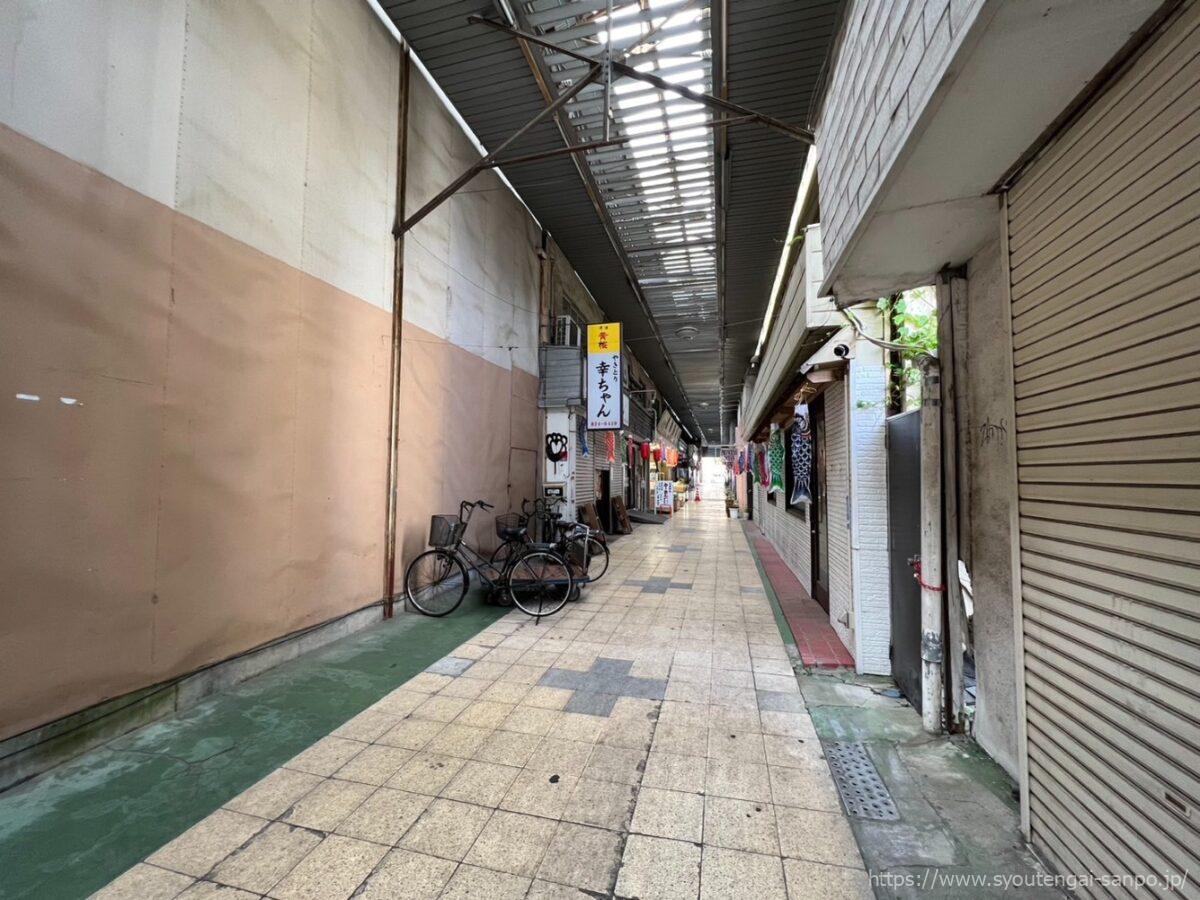 自転車と工事中(?)シート