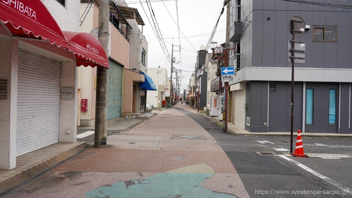 奉還町付近の商店街風景04
