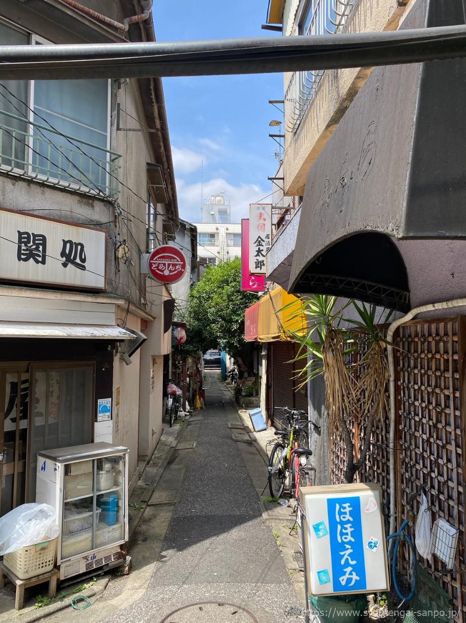 入り口