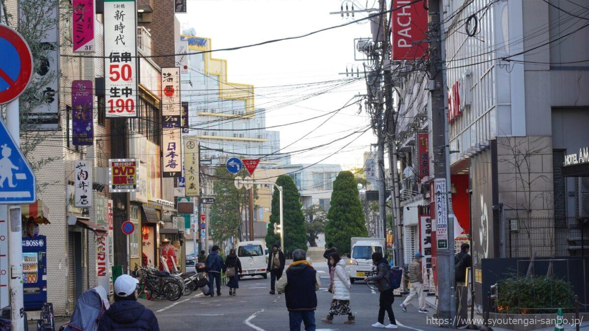 工学院通り商店会の風景