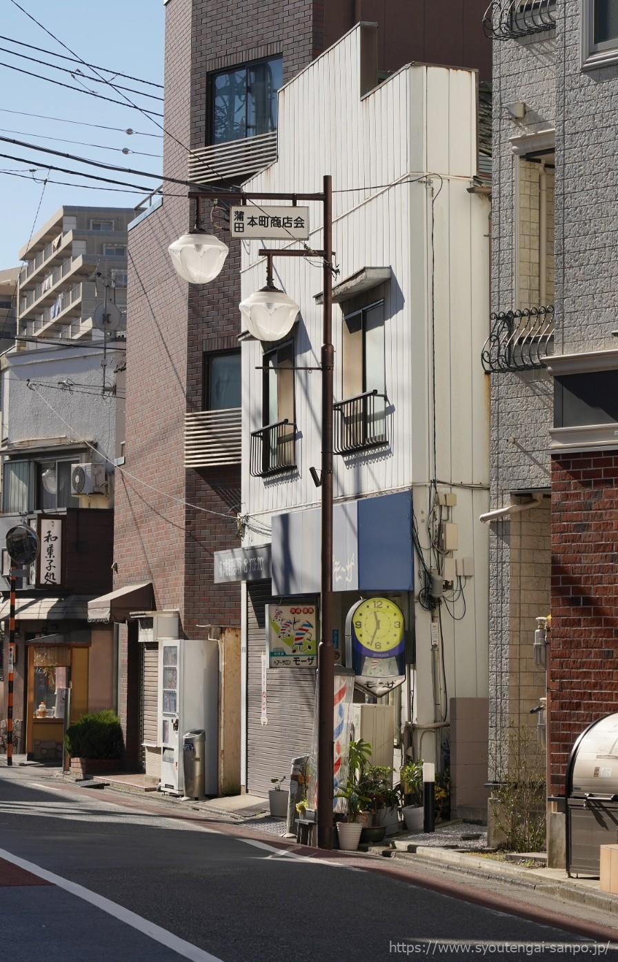 蒲田本町商店会の街路灯02