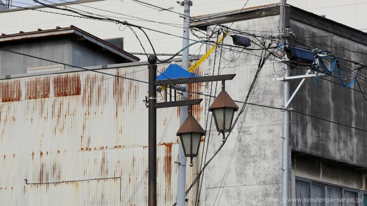 富士吉田本町通り商店街の街路灯