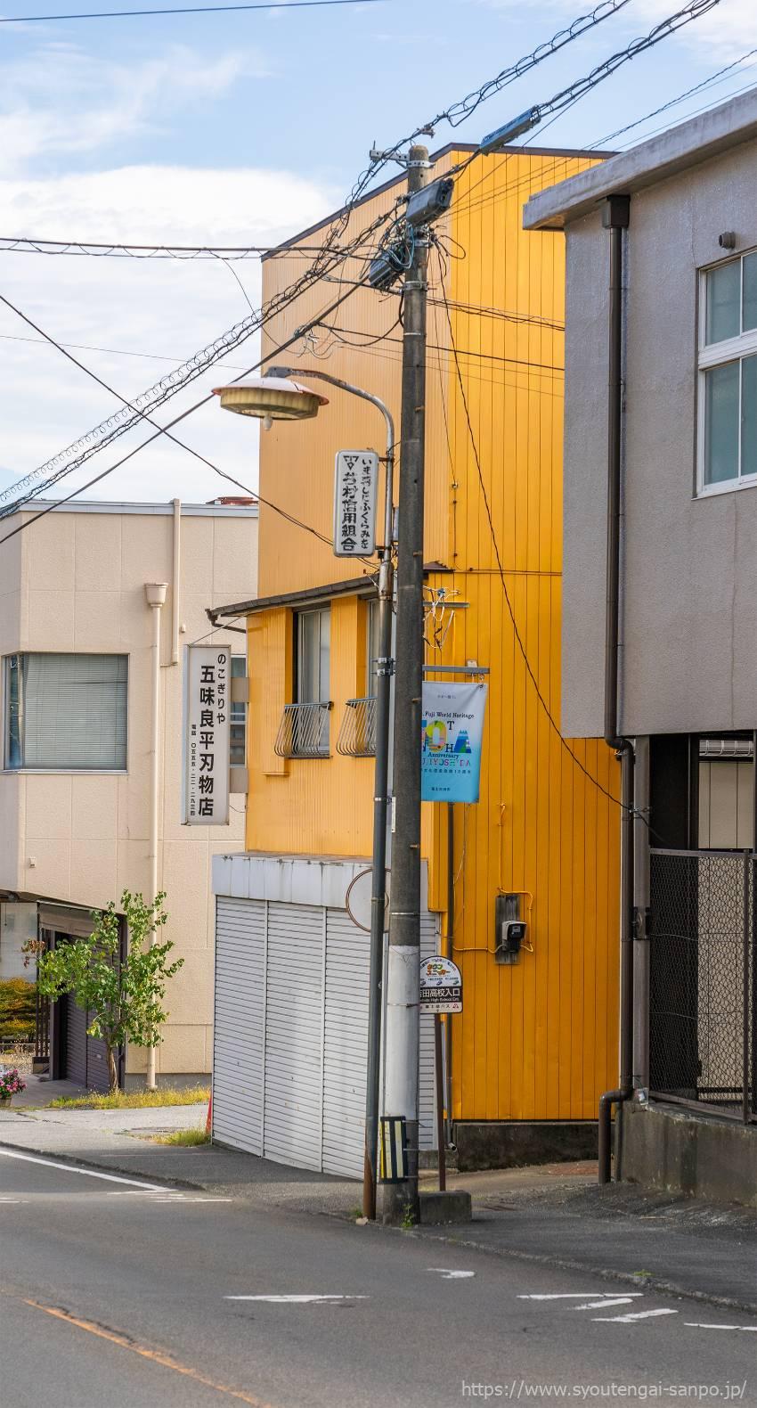 中央通り商店街の街路灯04