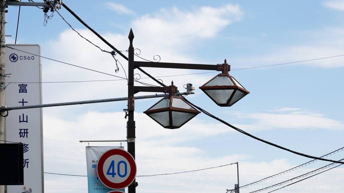 富士吉田本町通り商店街の街路灯02