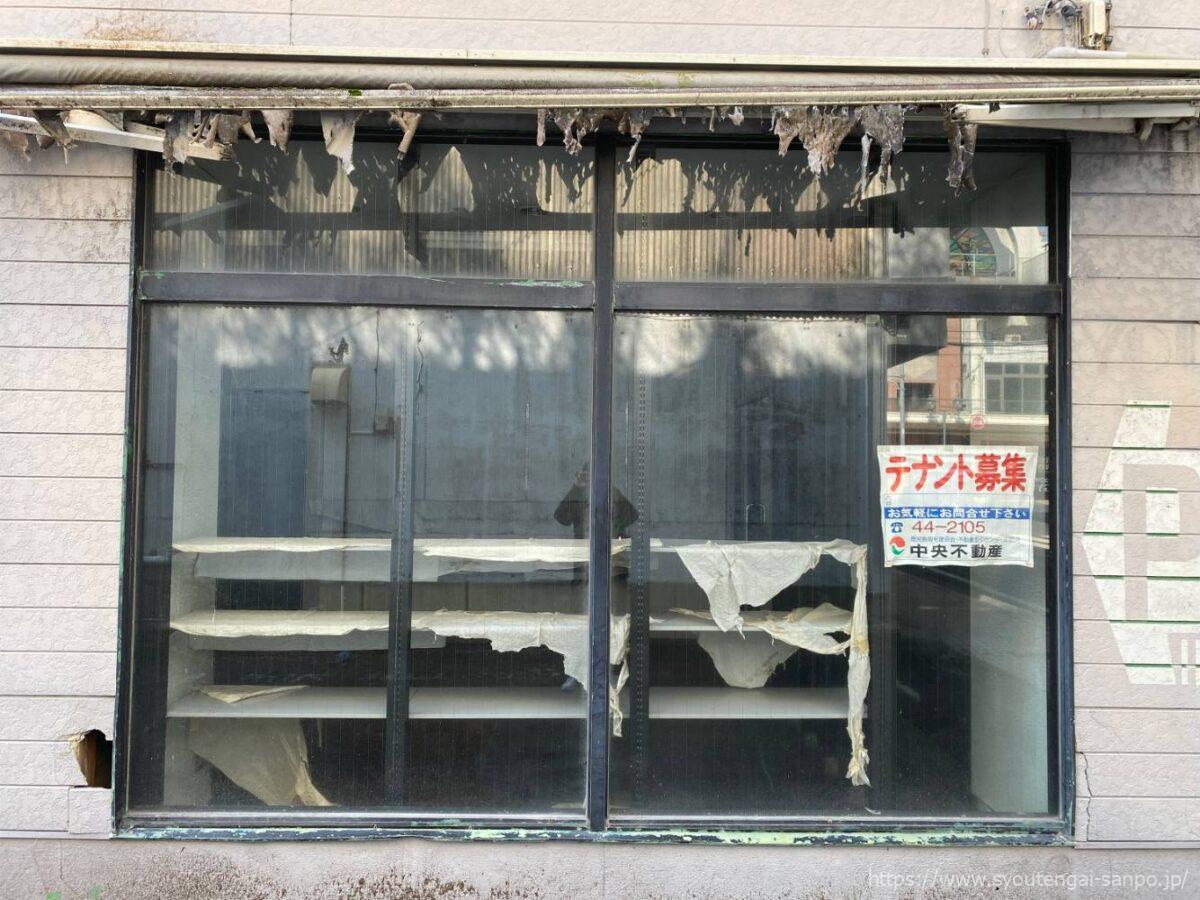 隣接した路地裏風景03