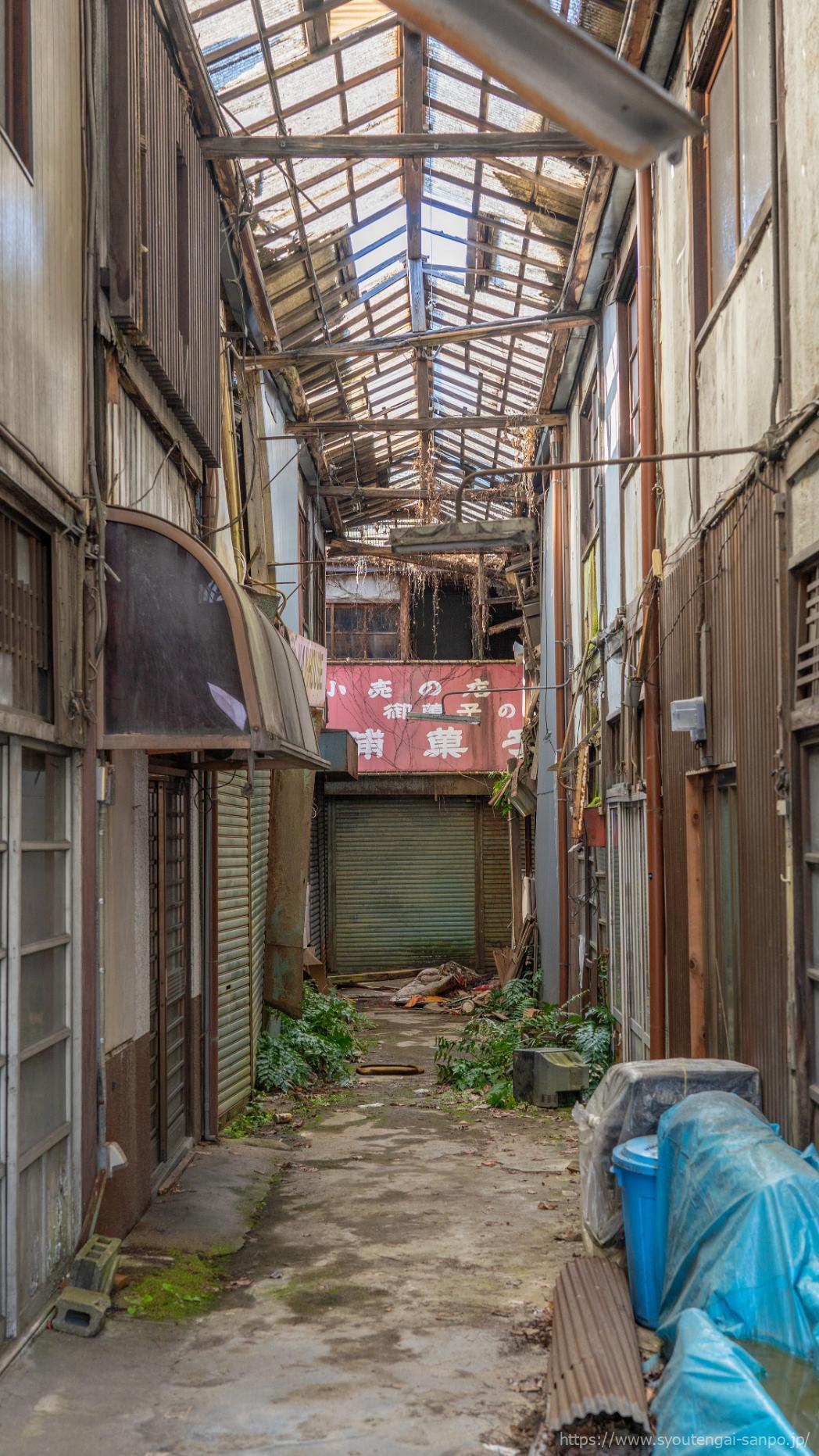 入り口側の通路風景03
