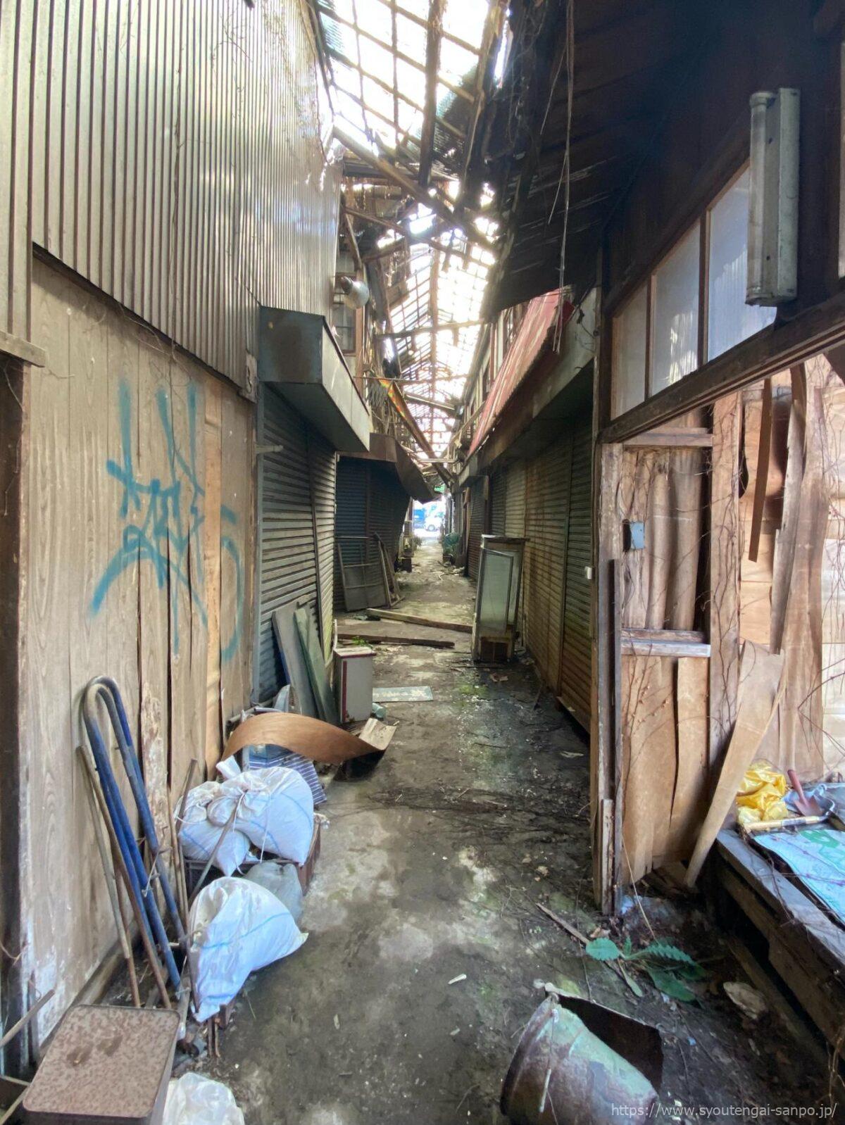 出口側通路の風景