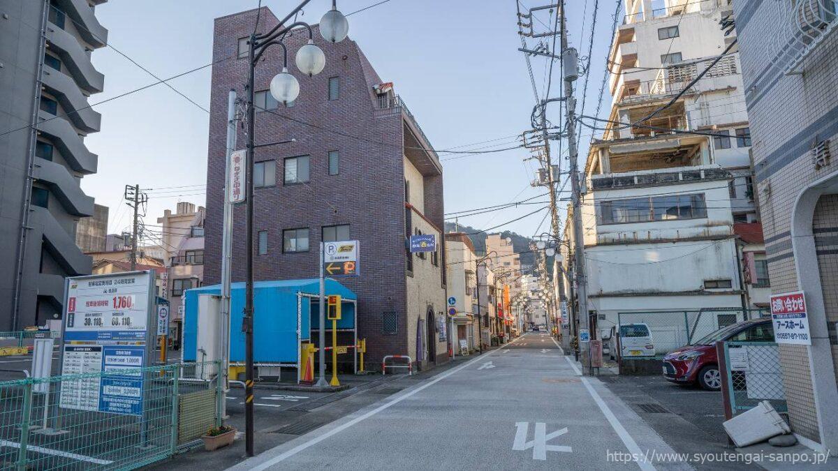 なぎさ中通り商店街の風景